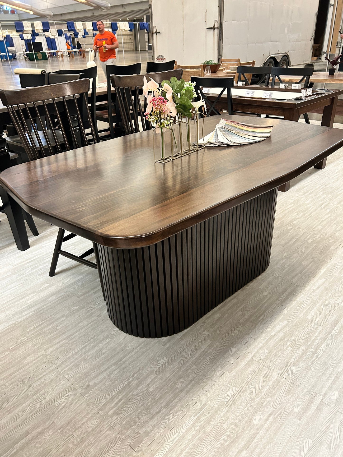 Ashley Fluted Pedestal Table