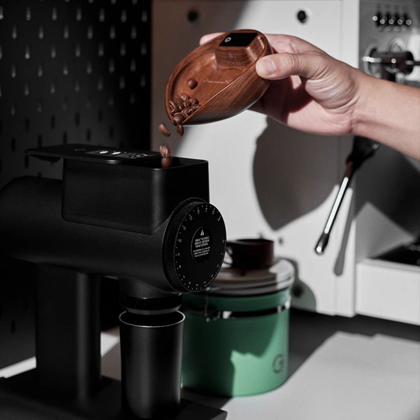 Electronic Walnut Coffee Scale With Leaf Shade